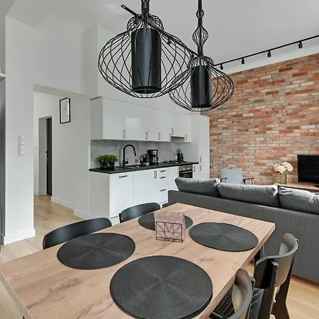 Grand - Two Bedroom, 6 Person Center Apartament *