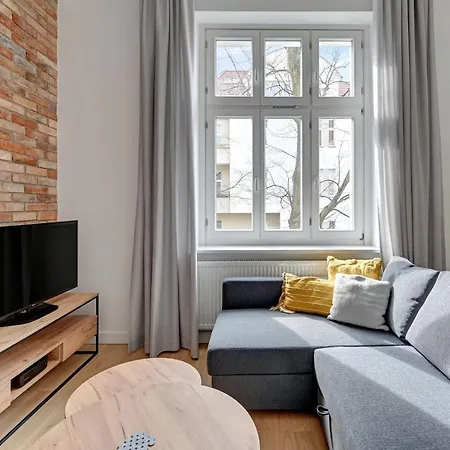 Grand - Two Bedroom, 6 Person Center *