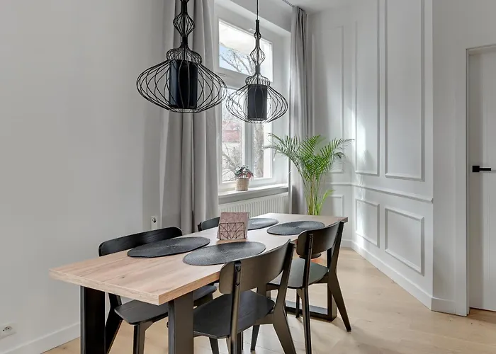 Grand - Two Bedroom, 6 Person Center Apartmán Sopoty