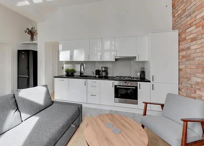 Grand - Two Bedroom, 6 Person Center Apartmán Sopoty