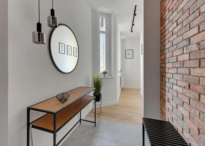 Grand - Two Bedroom, 6 Person Center Apartament